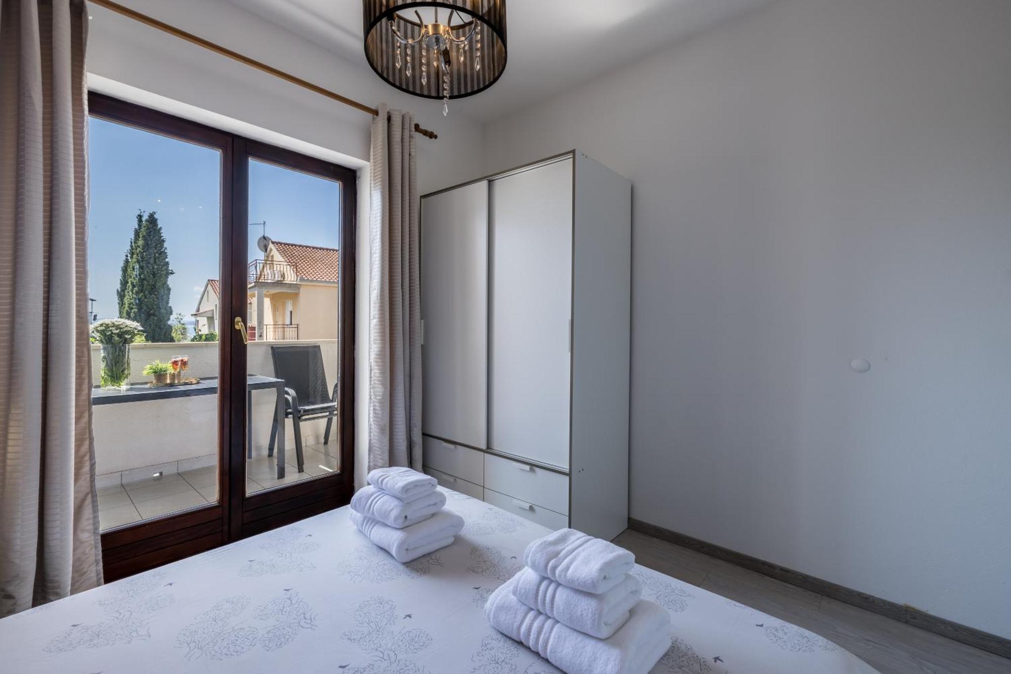 Holiday Home Krishto Трогир Экстерьер фото