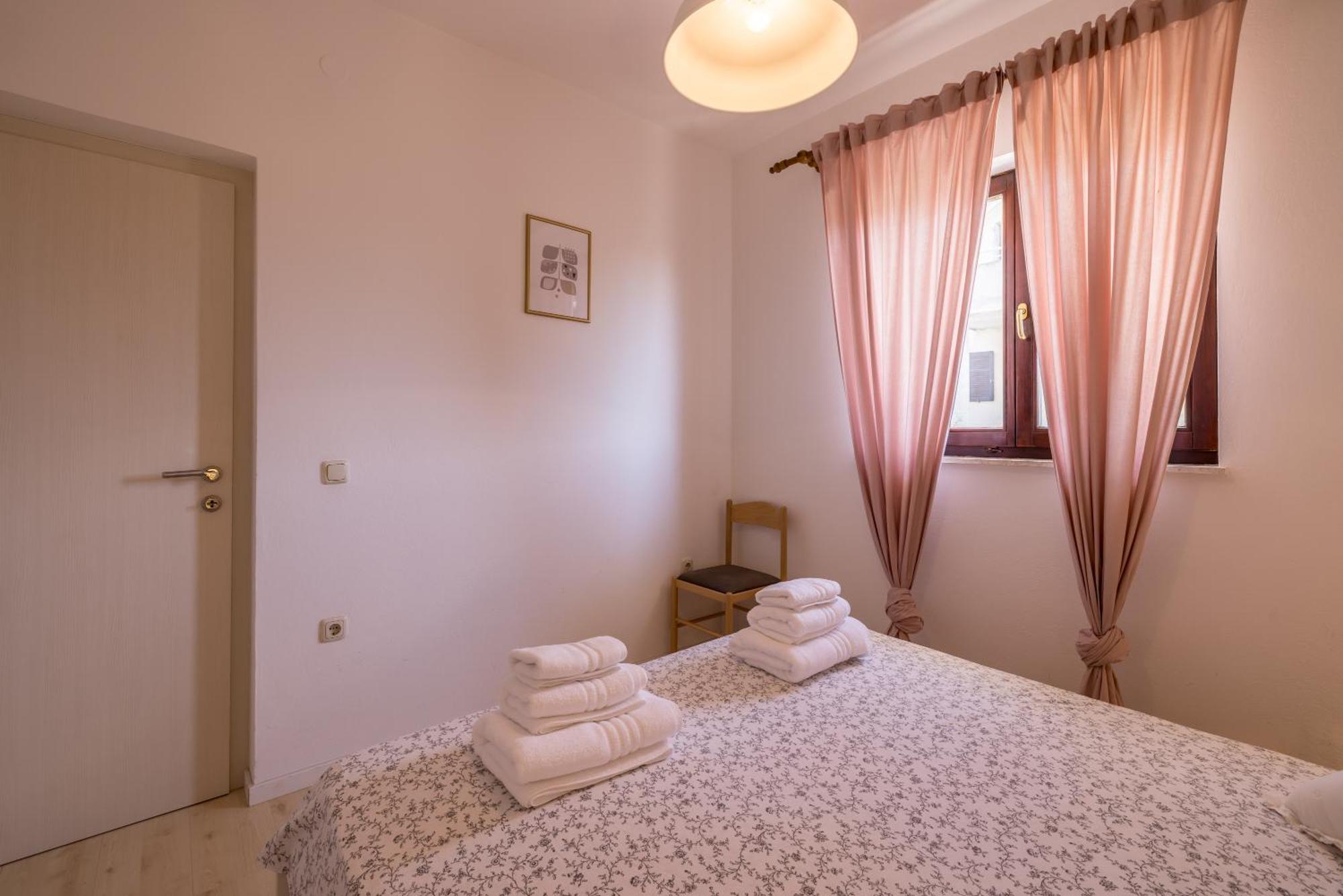 Holiday Home Krishto Трогир Экстерьер фото