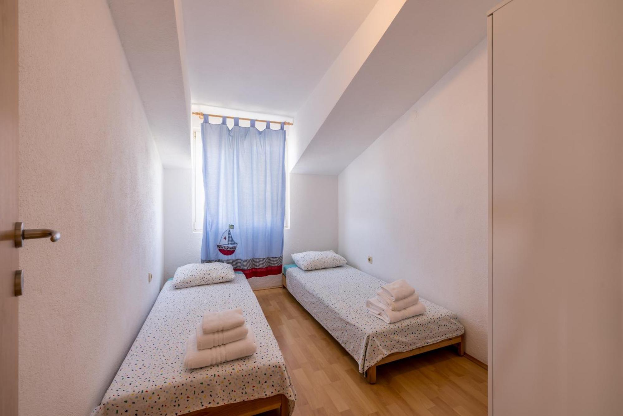 Holiday Home Krishto Трогир Экстерьер фото