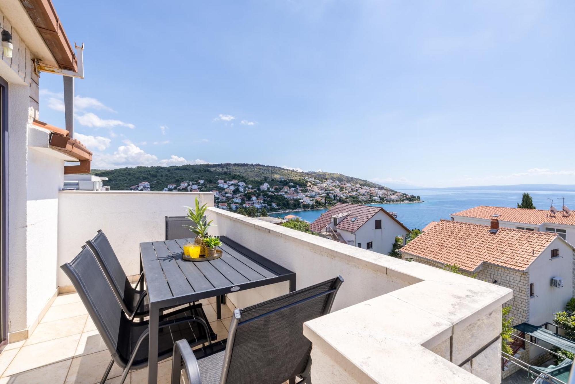 Holiday Home Krishto Трогир Экстерьер фото